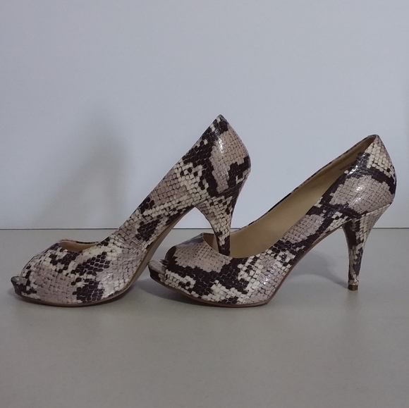 ☆☆SOLD☆☆ Nine West Kelsyo Women's Vegan Leather Snakeskin Pumps - Picture 4 of 7
